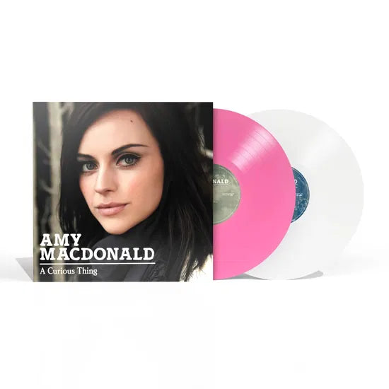 A Curious Thing 15 on Amy Macdonald artistin vinyyli LP-levy.