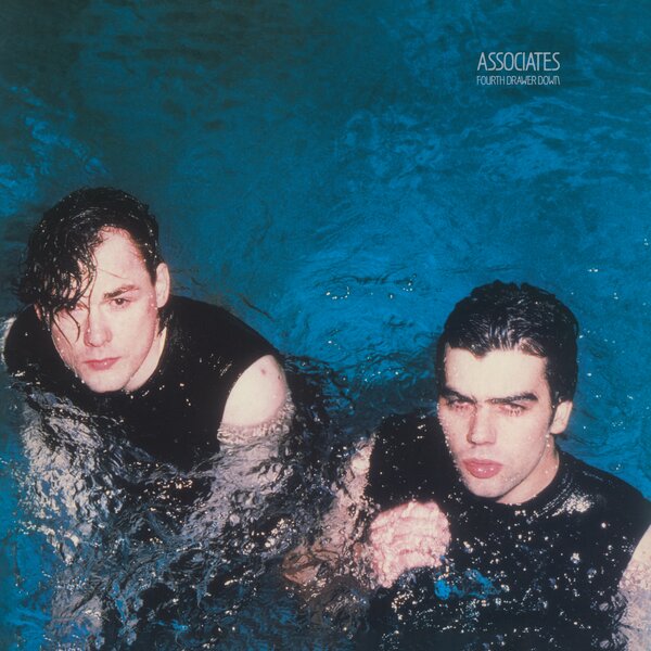 Fourth Drawer Down on The Associates bändin vinyyli LP-levy.