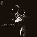 Miles In Tokyo on Miles Davis artistin vinyyli LP-levy.